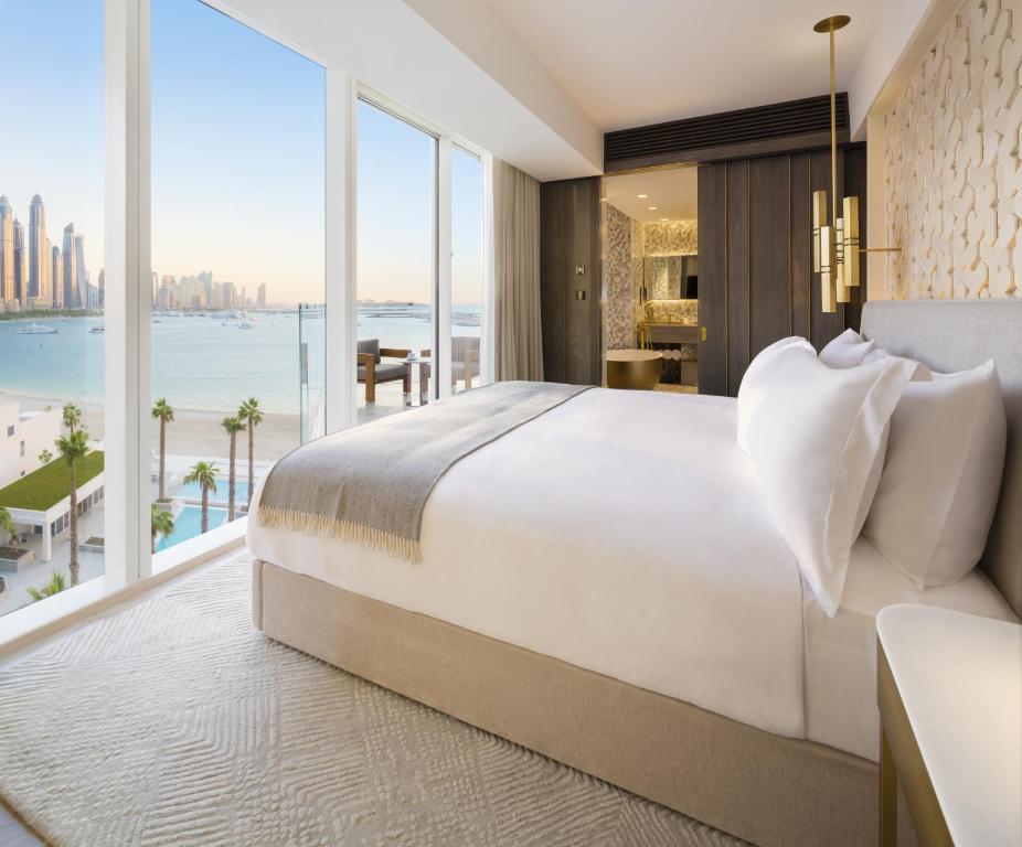 Сьюит (Полулюкс с видом на море) курортного отеля Five Palm Jumeirah Dubai, Дубай