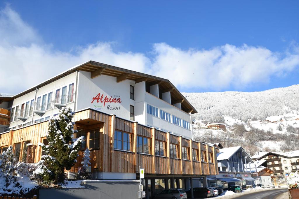 Hotel Alpina nature-wellness, Йерценс