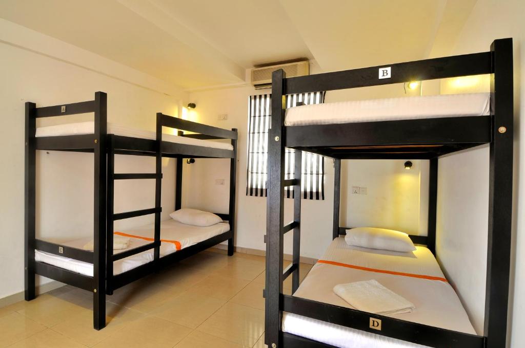 Номер (Кровать в общем 4-местном номере для мужчин и женщин) хостела Clock Inn Colombo, Коломбо
