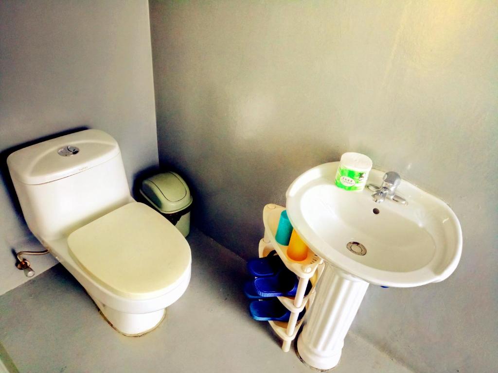 Двухместный (Mainland Chinese Citizen Only - Double Room with Private Bathroom) хостела Qian Men Hostel, Пекин