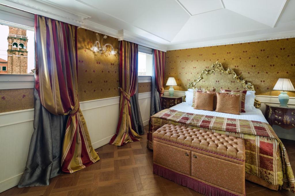 Сьюит (Семейный люкс) отеля Baglioni Hotel Luna - The Leading Hotels of the World, Венеция