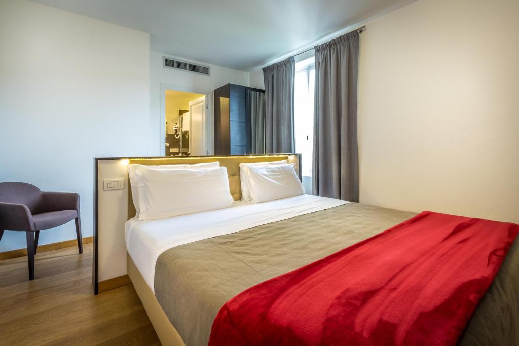 Двухместный (Улучшенный двухместный номер с 1 кроватью или 2 отдельными кроватями и видом на сад) отеля Hotel La Scaletta, Флоренция