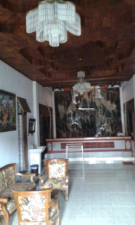 Номер (Кровать в общем 6-местном номере для мужчин и женщин) хостела Ratih Bali Hostel, Денпасар