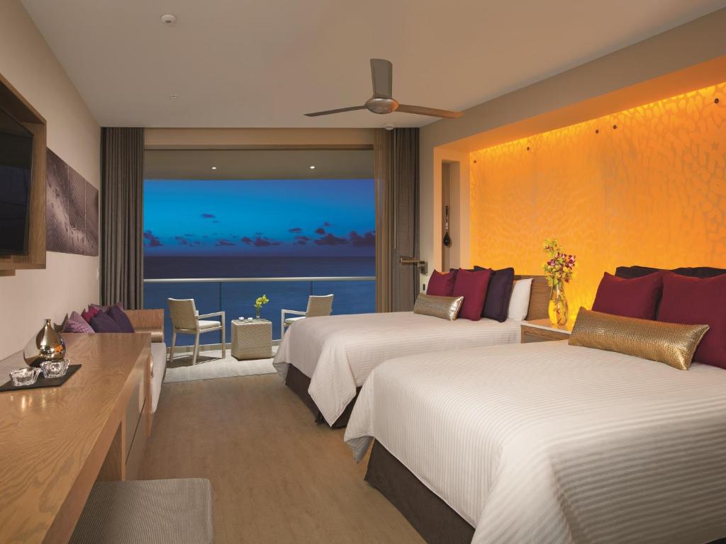 Сьюит (Двухместный полулюкс Xcelerate с 1 кроватью и видом на океан) курортного отеля Breathless Riviera Cancun Resort & Spa, Пуэрто-Морелос