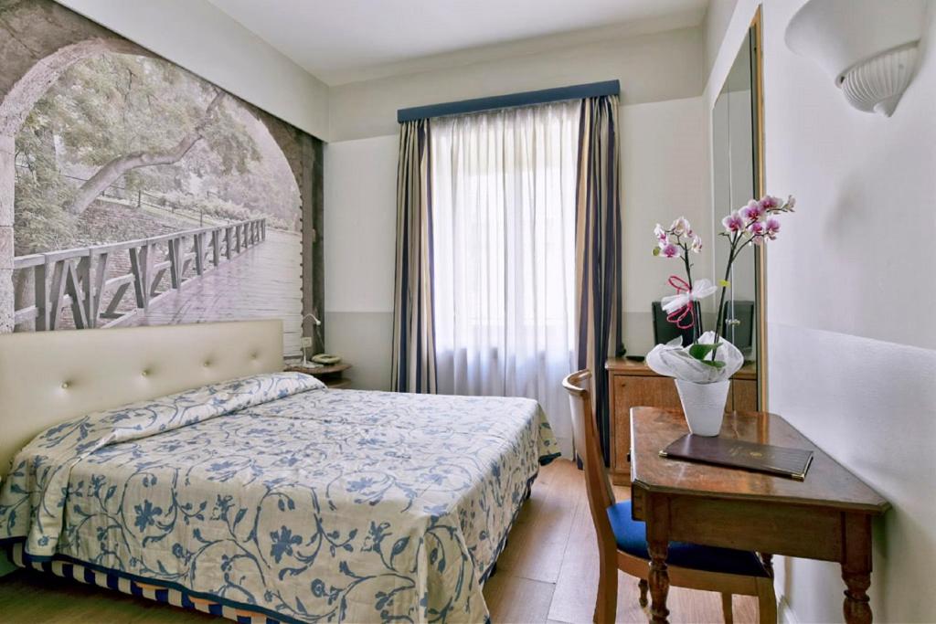 Двухместный (Двухместный номер эконом-класса с 1 кроватью или 2 отдельными кроватями) отеля Lolli Palace Hotel, Сан-Ремо