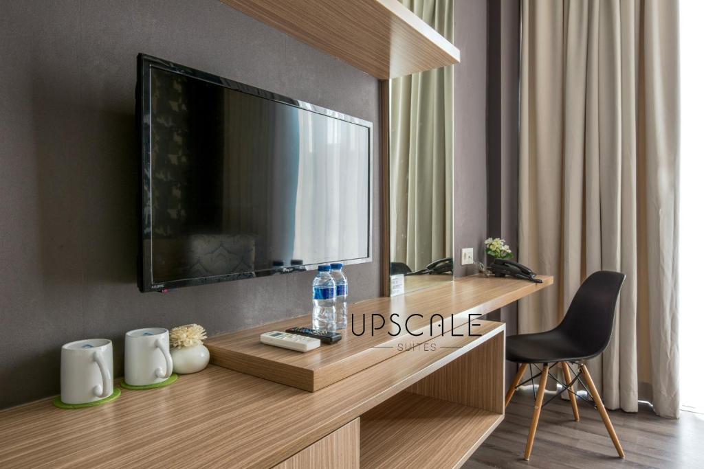 Двухместный (Двухместный номер Делюкс с 1 кроватью и балконом), Upscale Suites