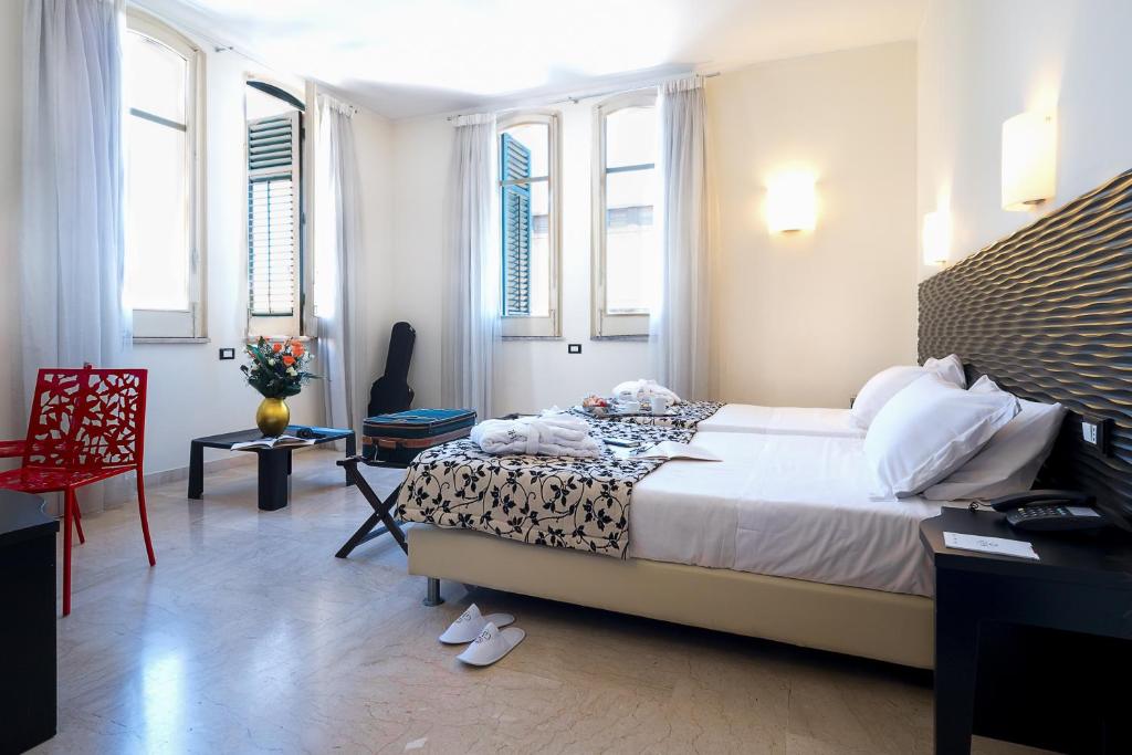 Двухместный (Улучшенный двухместный номер с 1 кроватью) отеля Hotel Garibaldi, Палермо