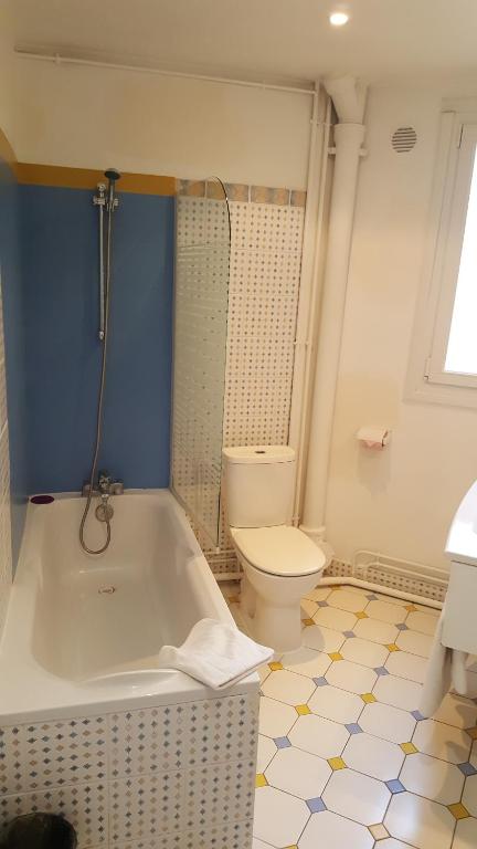 Одноместный (Одноместный номер с ванной) отеля Hotel Phenix, Париж