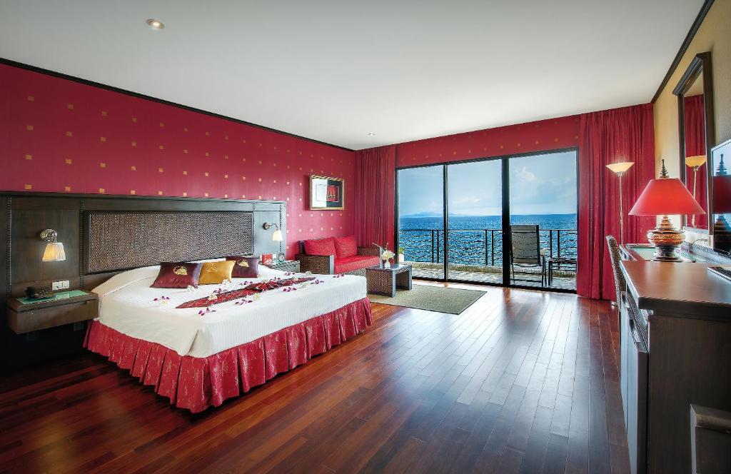 Двухместный (Двухместный номер Делюкс с 1 кроватью или 2 отдельными кроватями и видом на море) курортного отеля Jamahkiri Resort, Ко Тао
