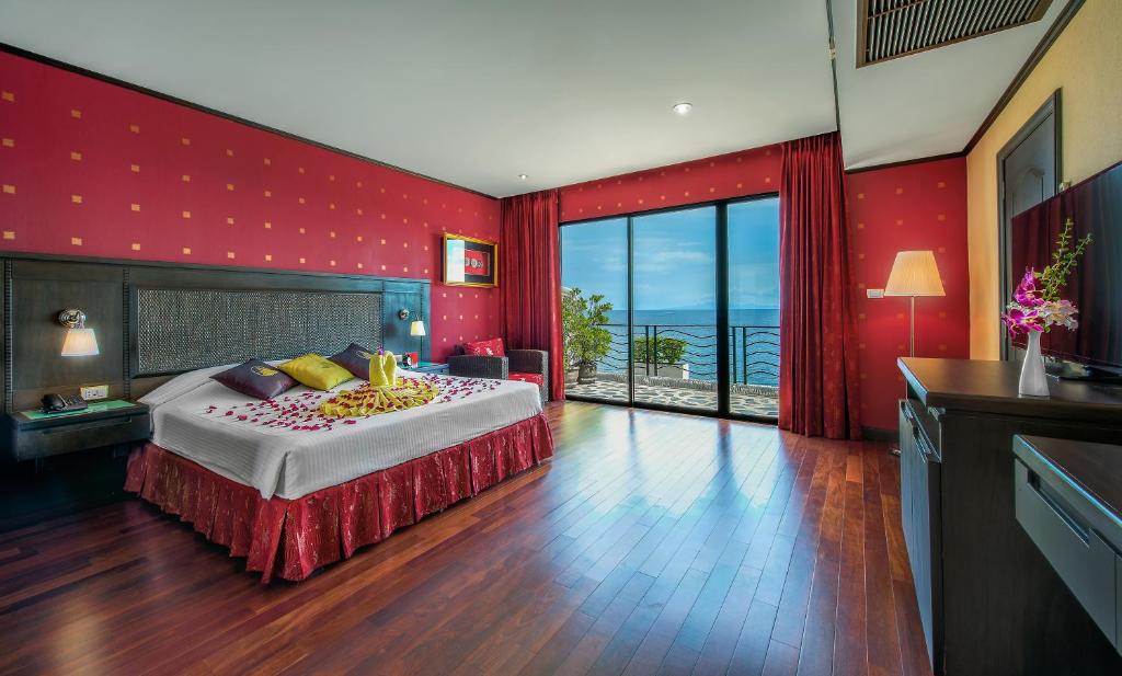 Двухместный (Королевский люкс с видом на море) курортного отеля Jamahkiri Resort, Ко Тао
