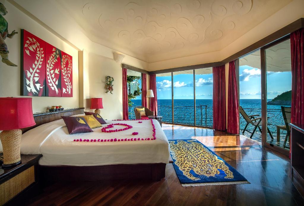 Двухместный (Бунгало Делюкс с видом на море) курортного отеля Jamahkiri Resort, Ко Тао