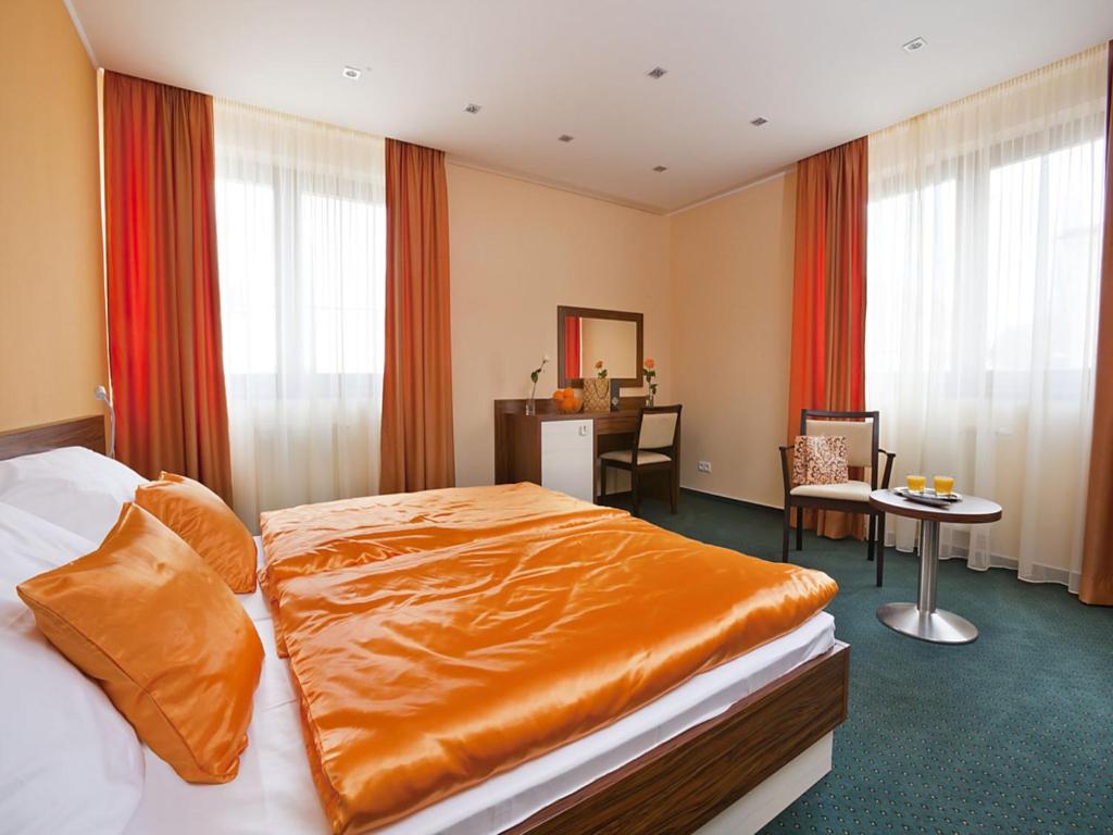 Двухместный (Стандартный двухместный номер с 1 кроватью или 2 отдельными кроватями) отеля Hotel Viktor, Братислава