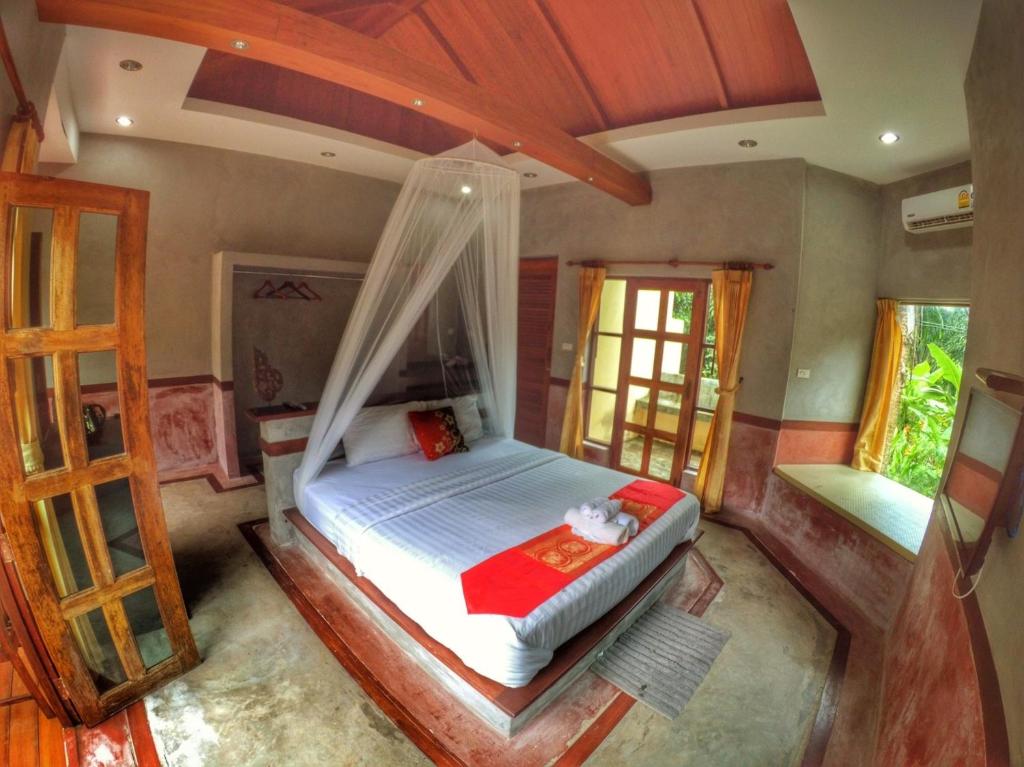Курортный отель Palms Hill Resort, Пхангнга