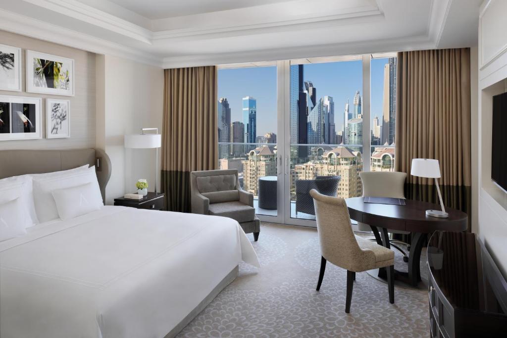 Двухместный (Deluxe Room with AED 200 Hotel Credit) отеля Address Boulevard, Дубай