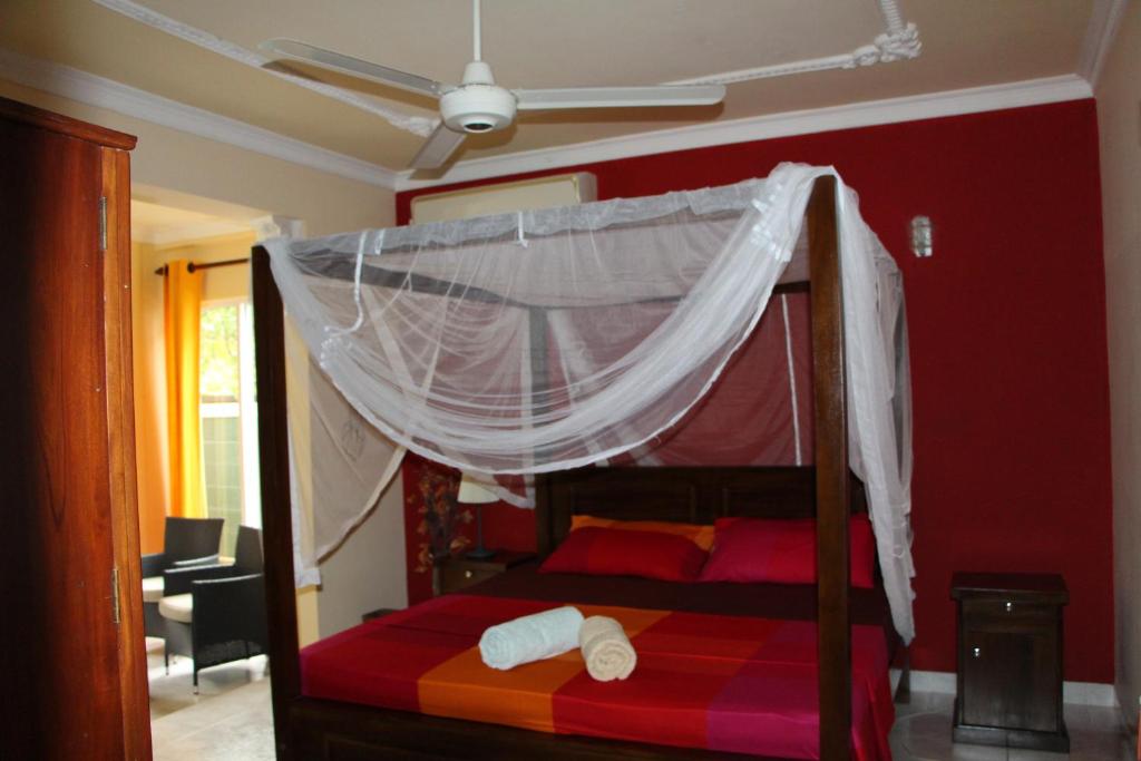 Двухместный (Двухместный номер с 1 кроватью и собственной ванной комнатой) семейного отеля Colombo Airport Homestay, Гампаха