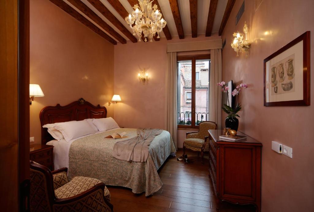 Двухместный (Двухместный номер с 1 кроватью или 2 отдельными кроватями) отеля Hotel Bisanzio, Венеция