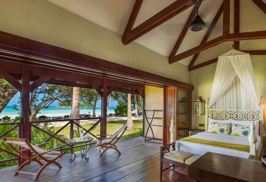 Трехместный (Трехместный номер Делюкс с полупансионом и послеобеденным чаем) отеля Paradise Sun Hotel Seychelles, Баи-Сейнт-Энн