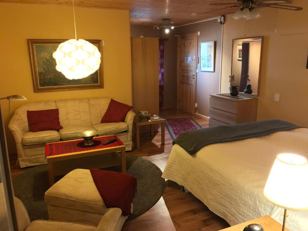 Двухместный (Двухместный номер Делюкс с 1 кроватью) отеля Mattisgården Bed & Breakfast, Энгельхольм