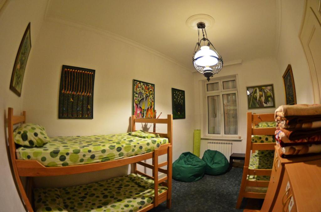 Номер (Кровать в общем номере с 4 кроватями) хостела Sun Hostel, Белград