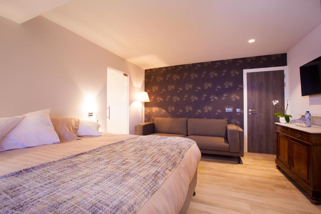 Двухместный (Улучшенный номер с кроватью размера «queen-size») отеля Sable d'O, Остенде