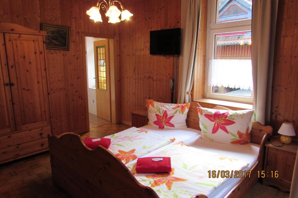 Двухместный (Двухместный номер с 1 кроватью и видом на горы) гостевого дома Gasthaus Koenigsruhe, Тале