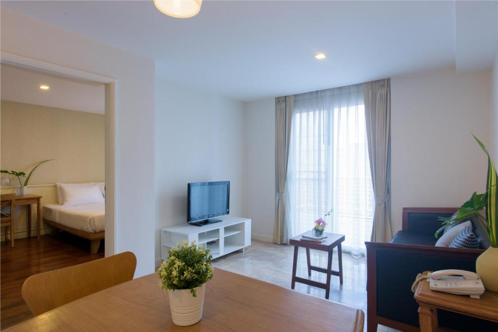 Сьюит (Люкс с 1 спальней) апарт-отеля Sabai Sathorn Service Apartment, Бангкок