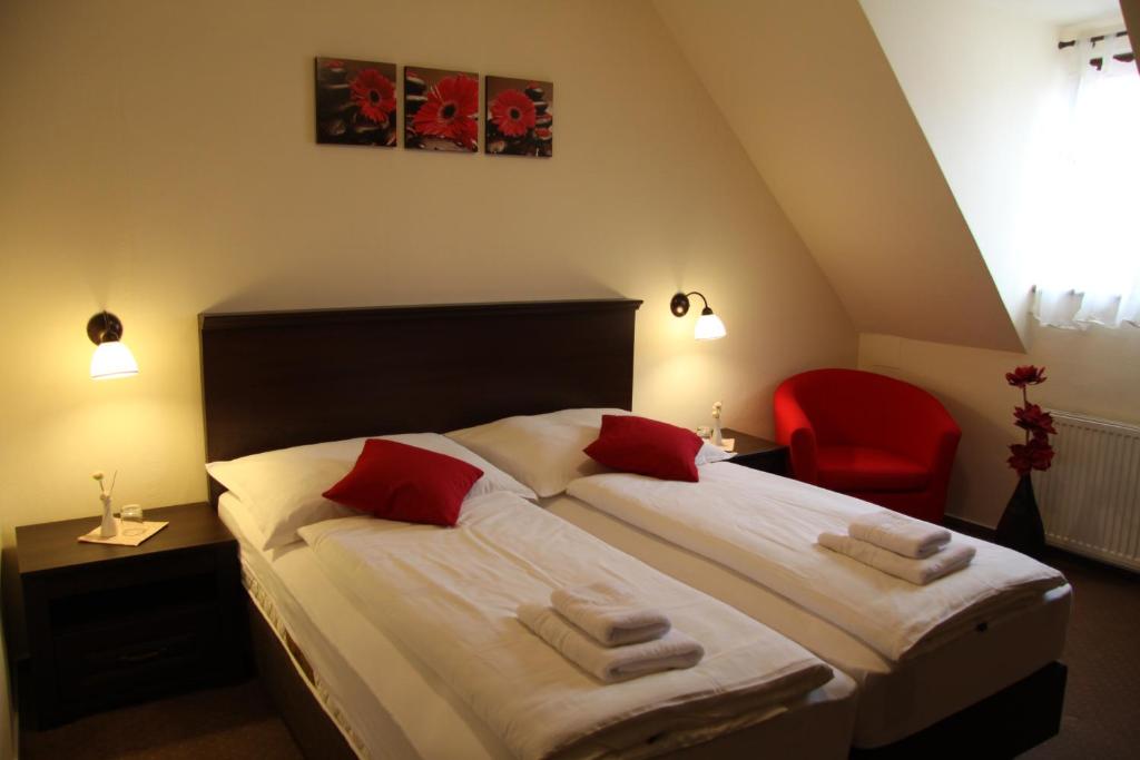 Двухместный (Двухместный номер с 1 кроватью или 2 отдельными кроватями) отеля Koruna Prachatice, Прахатице