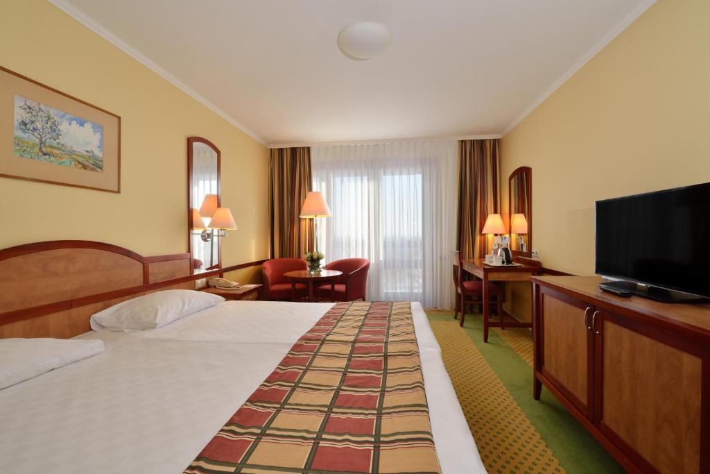 Двухместный (Улучшенный двухместный номер с 1 кроватью) курортного отеля Danubius Health Spa Resort Bük - Все включено, Бюк