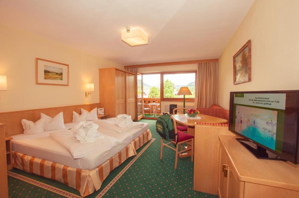 Двухместный (Двухместный номер с 1 кроватью или 2 отдельными кроватями) отеля Hotel Alpen Residence, Эрвальд