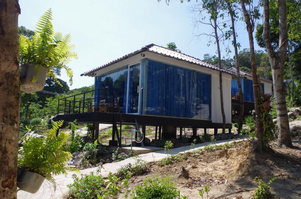 Двухместный (Двухместный номер Делюкс с 2 отдельными кроватями и видом на море) курортного отеля Koh Rong Ocean View Bungalow, Кох Ронг