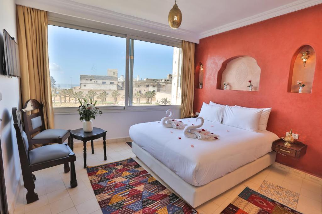 Двухместный (Улучшенный двухместный номер с 1 кроватью) отеля Riad Diamant Blanc, Эс-Сувейра