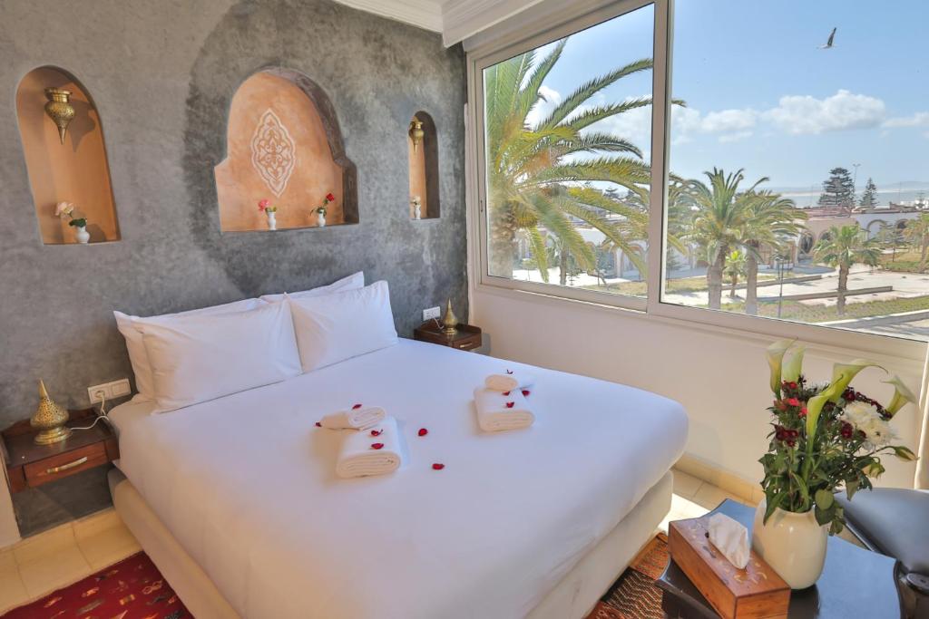 Двухместный (Двухместный номер Делюкс с 1 кроватью и видом на море) отеля Riad Diamant Blanc, Эс-Сувейра