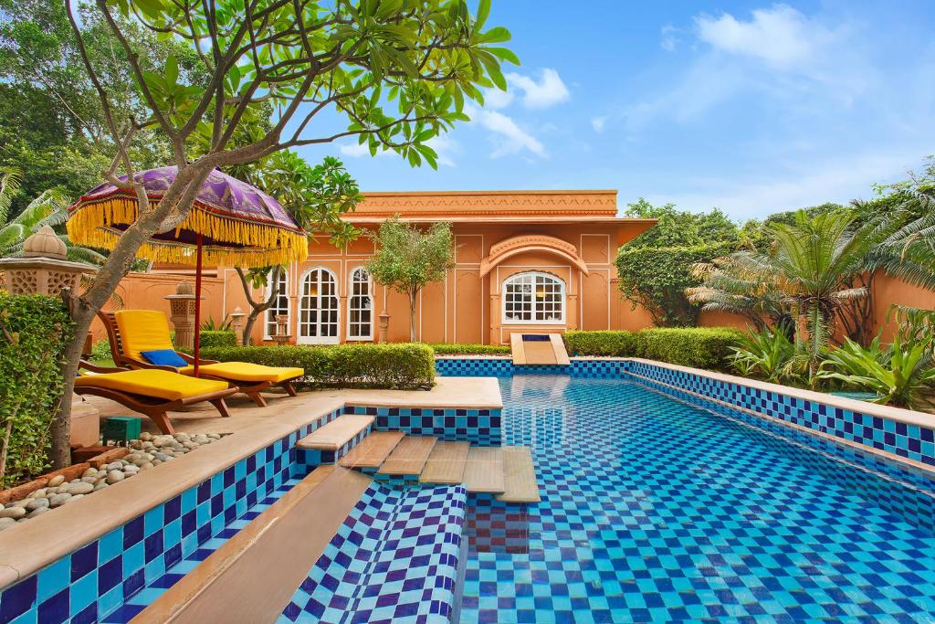Сьюит (Luxury Villa with Private Pool And Two Way Airport Transfers) отеля The Oberoi Rajvilas Jaipur, Джайпур