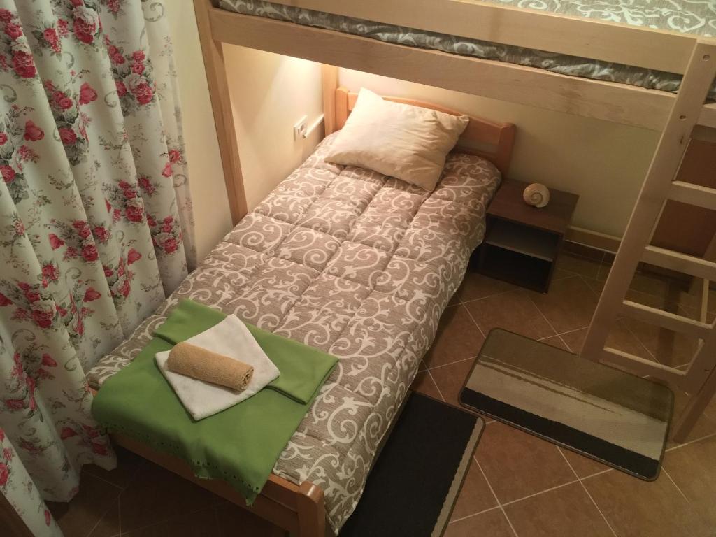Двухместный (Двухместный номер с 2 отдельными кроватями и собственной ванной комнатой) гостевого дома Sailor House, Будва