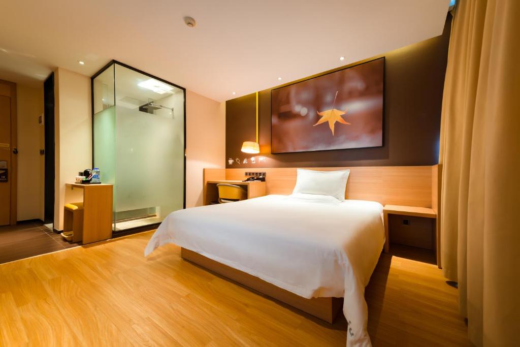 Двухместный (Mainland Chinese Citizens - IU Style Double Room) отеля IU Hotel Changsha Dongtang Pinghetang, Чанша