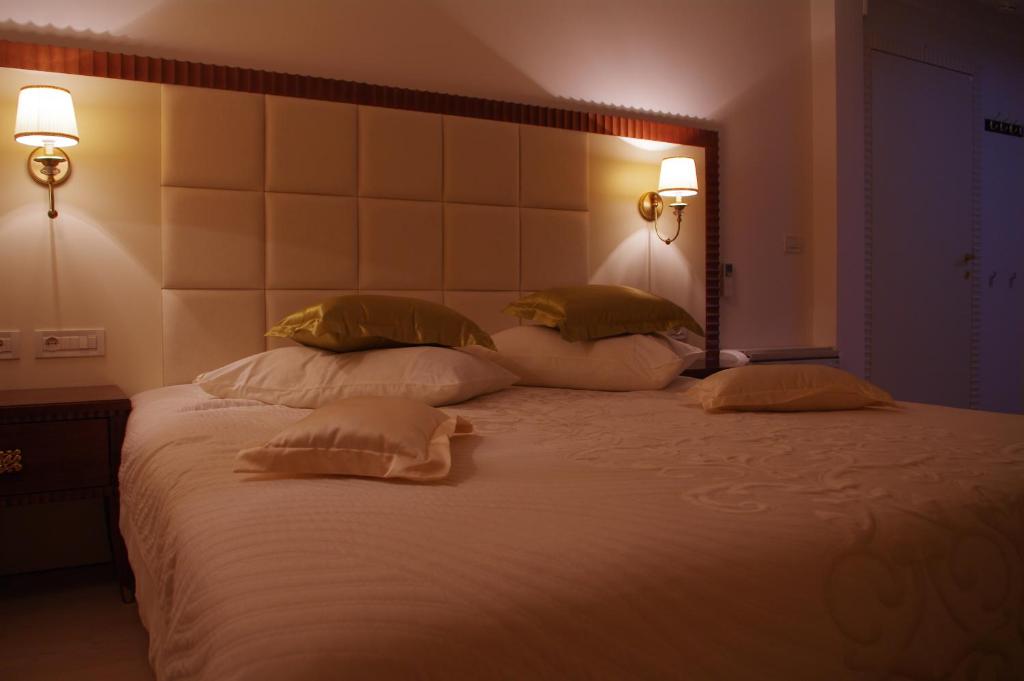 Двухместный (Двухместный номер «Комфорт» с 1 кроватью или 2 отдельными кроватями и балконом) отеля Boutique Hotel Oasi, Пула