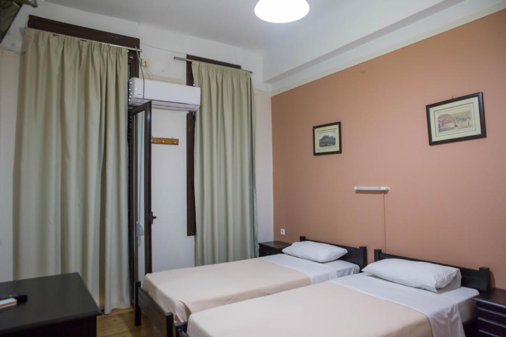 Двухместный (Двухместный номер с 1 кроватью или 2 отдельными кроватями) отеля Tempi Hotel, Афины