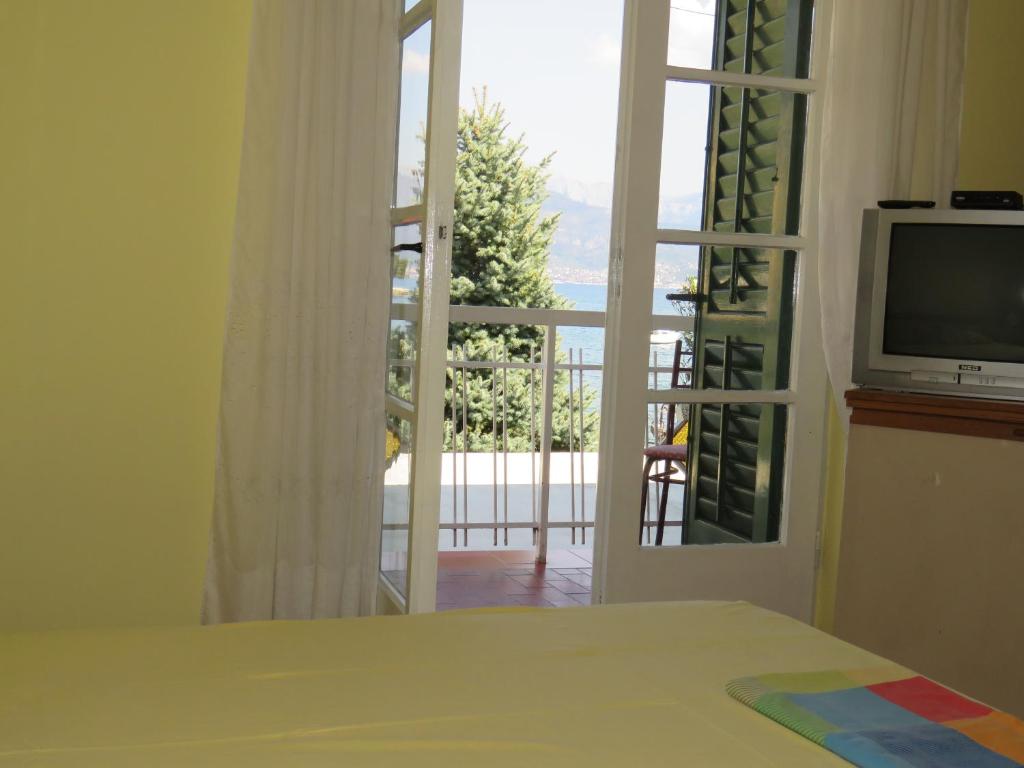Двухместный (Двухместный номер с 1 кроватью и балконом, вид на море) гостевого дома Rooms Beba, Баошичи