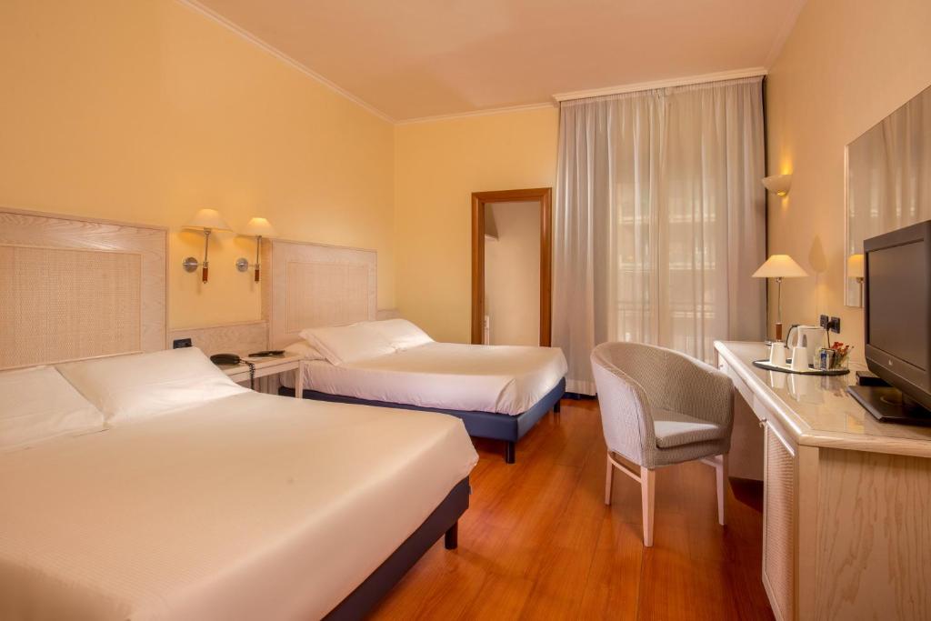 Четырехместный (Четырехместный номер) отеля Best Western Hotel Globus, Рим
