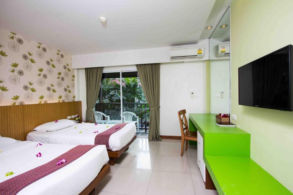 Двухместный (Стандартный двухместный номер с 1 кроватью или 2 отдельными кроватями) отеля Baan Karon Resort, Пхукет