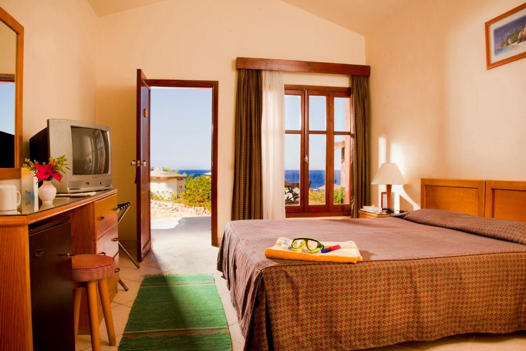 Двухместный (Бунгало с видом на море) курортного отеля Xperience Hill-Top Beach Resort, Шарм-эль-Шейх