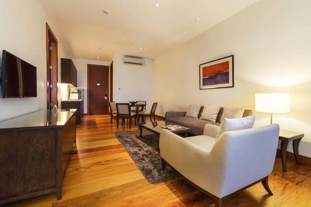 Сьюит (Полулюкс), City Garden Grand Hotel