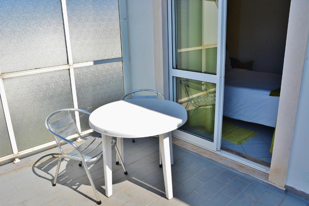 Двухместный (Классический двухместный номер с 1 кроватью и балконом) гостевого дома Residencial A Doca, Фару
