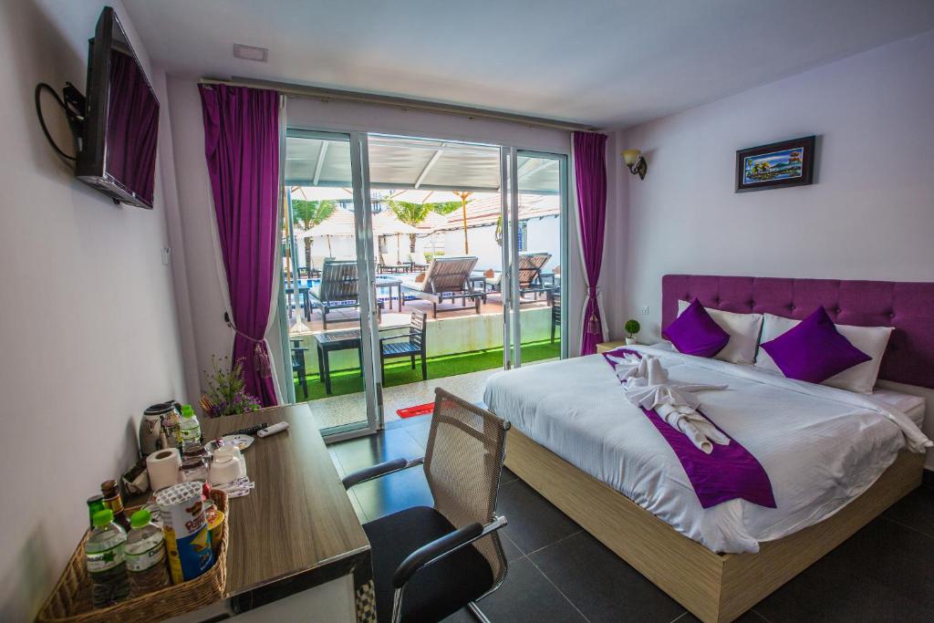 Двухместный (Улучшенный двухместный номер с 1 кроватью) курортного отеля Good Time Resort, Сиануквиль