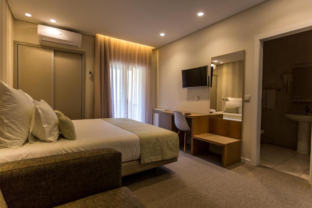 Двухместный (Улучшенный двухместный номер с 1 кроватью) отеля Adelaide Hotel, Герес