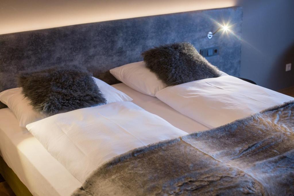 Двухместный (Двухместный номер Делюкс с 1 кроватью и гидромассажной ванной) отеля Hotel Heitzmann, Целль-ам-Зе