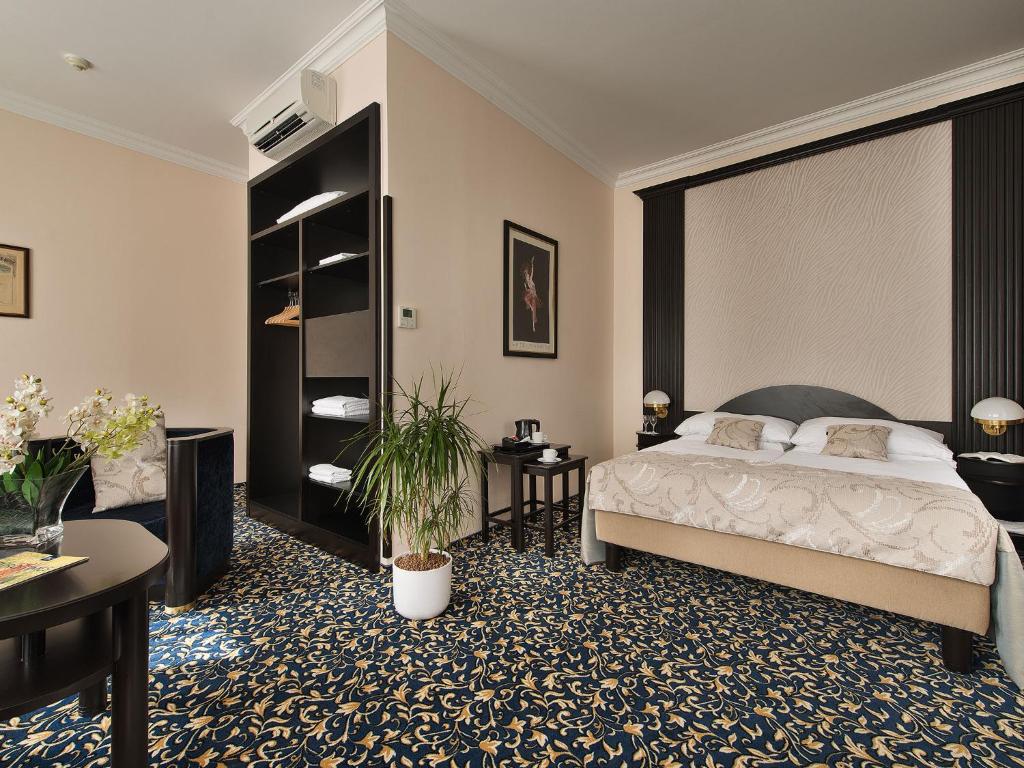 Одноместный (Двухместный номер с одноместным размещением) отеля Royal Esprit, Прага