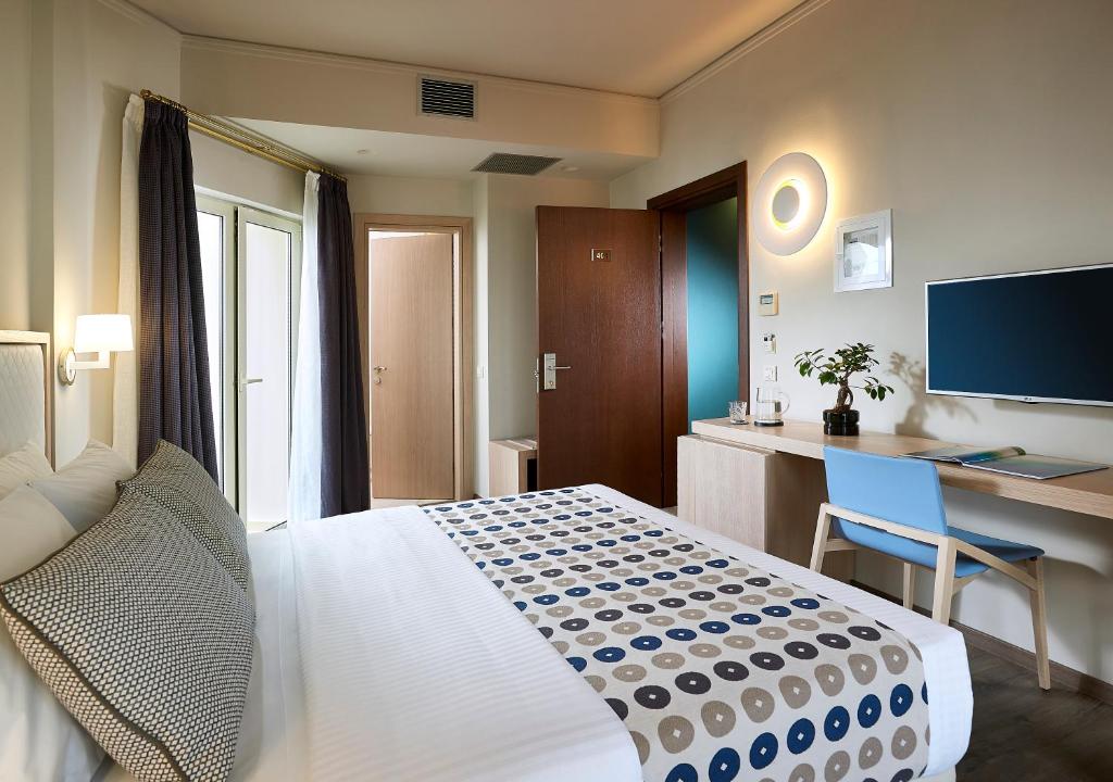 Двухместный (Улучшенный двухместный номер с 1 кроватью и видом на море) отеля Irida Hotel, Ханья