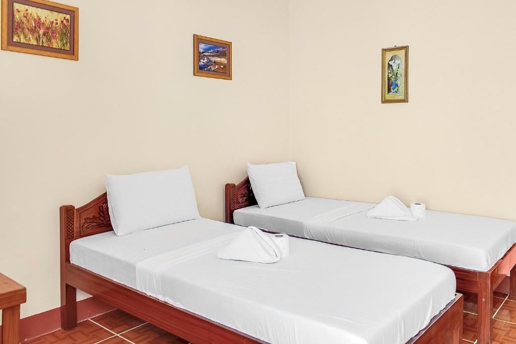Двухместный (Улучшенное бунгало) курортного отеля Blue Corals Beach Resort, Малапаскуа