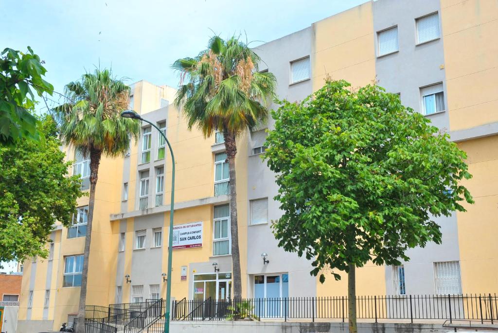 Апарт-отель Residencia Campus Confort San Carlos, Малага